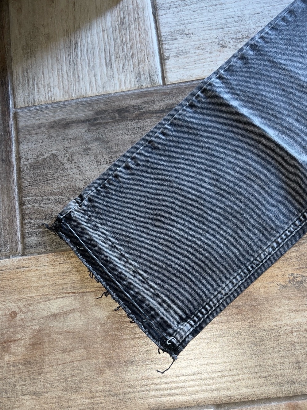 NWT Good American Good Icon black acid distressed jeans - Picture 5 of 9